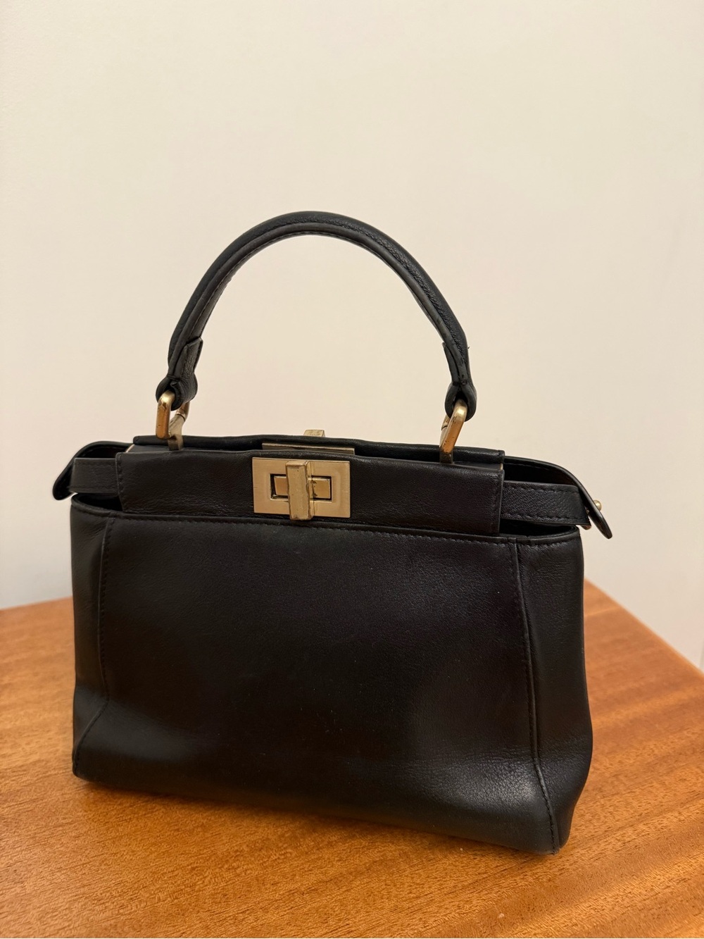 Peekaboo Style Bag
